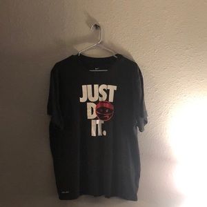 Men’s Nike shirt